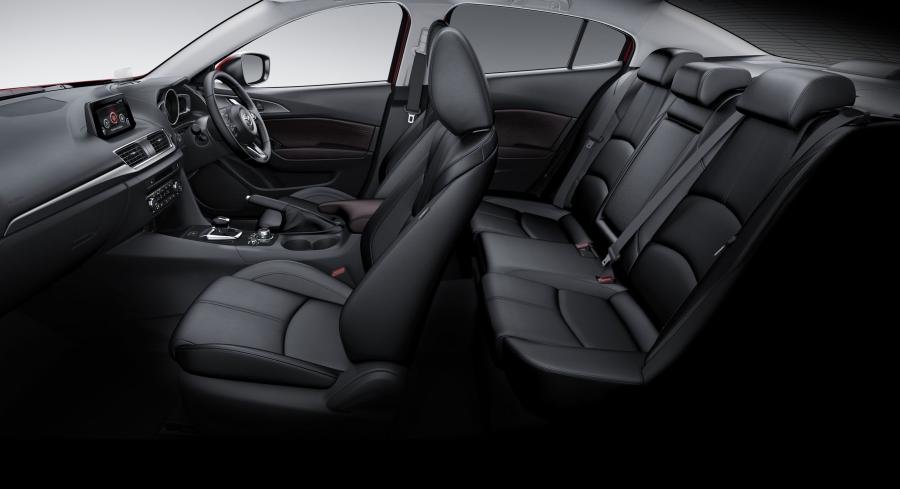 Интерьер Mazda Axela Sedan 2016 года  (фото 2 из 9)